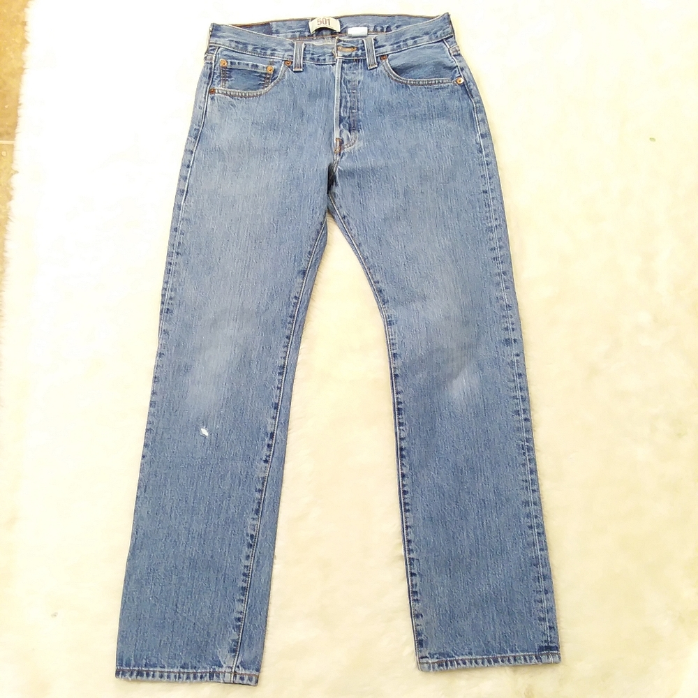 Levi's 501 straight leg buttonfly jeans 32
